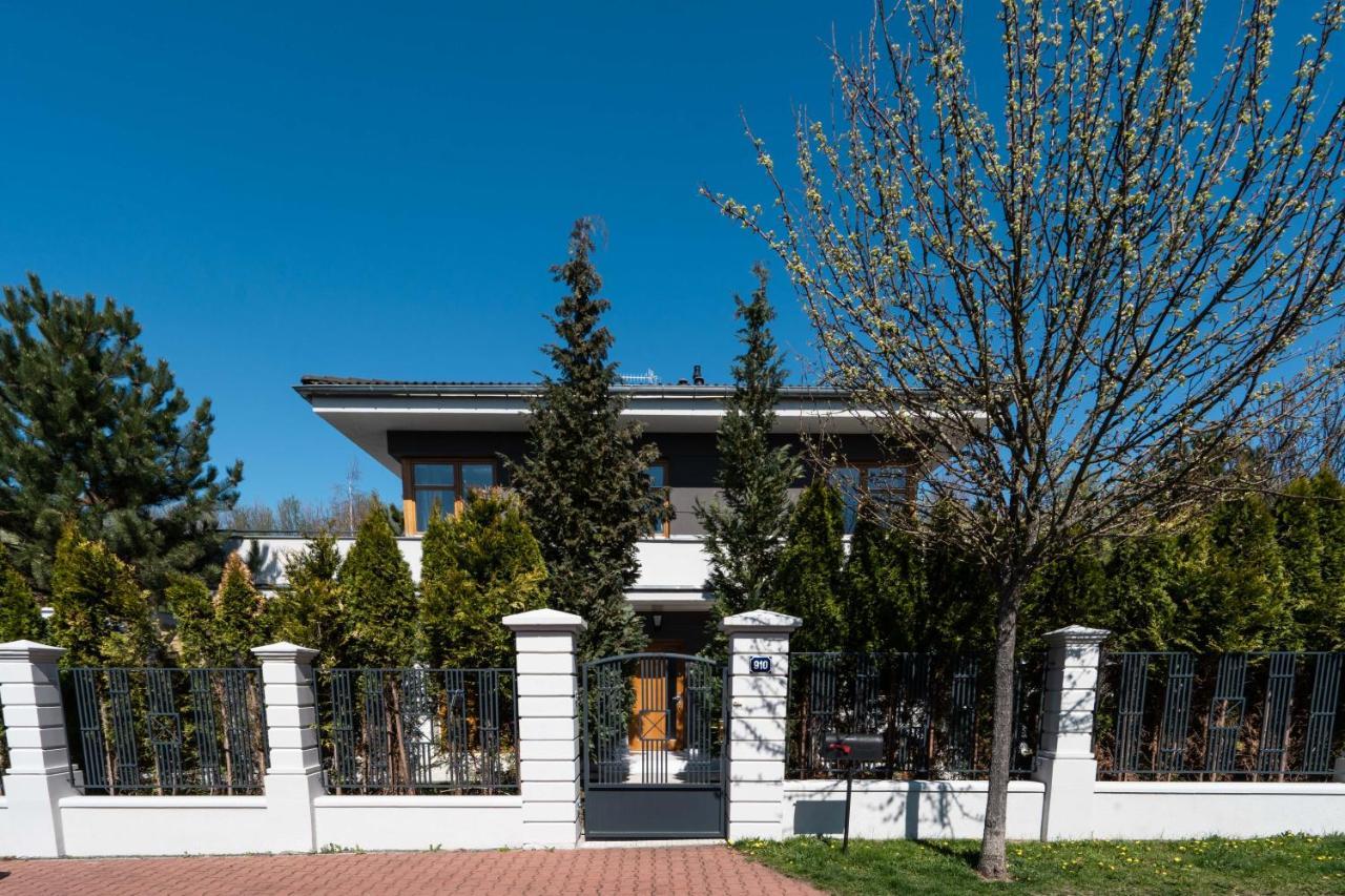 Serenity Prague Villa With Garden Jacuzzi Exterior photo